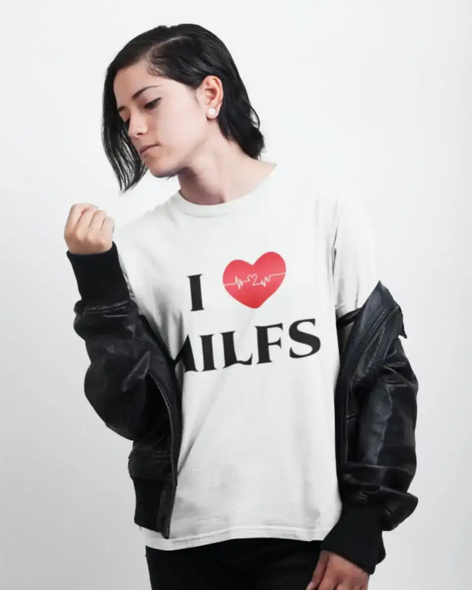 T207 - T-shirt - I Love MILFS - Funny Outfits